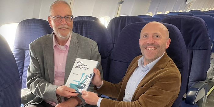 Peter Vink (left) presenting the first copy of his book to TO Delft faculty dean, Caspar Chorus